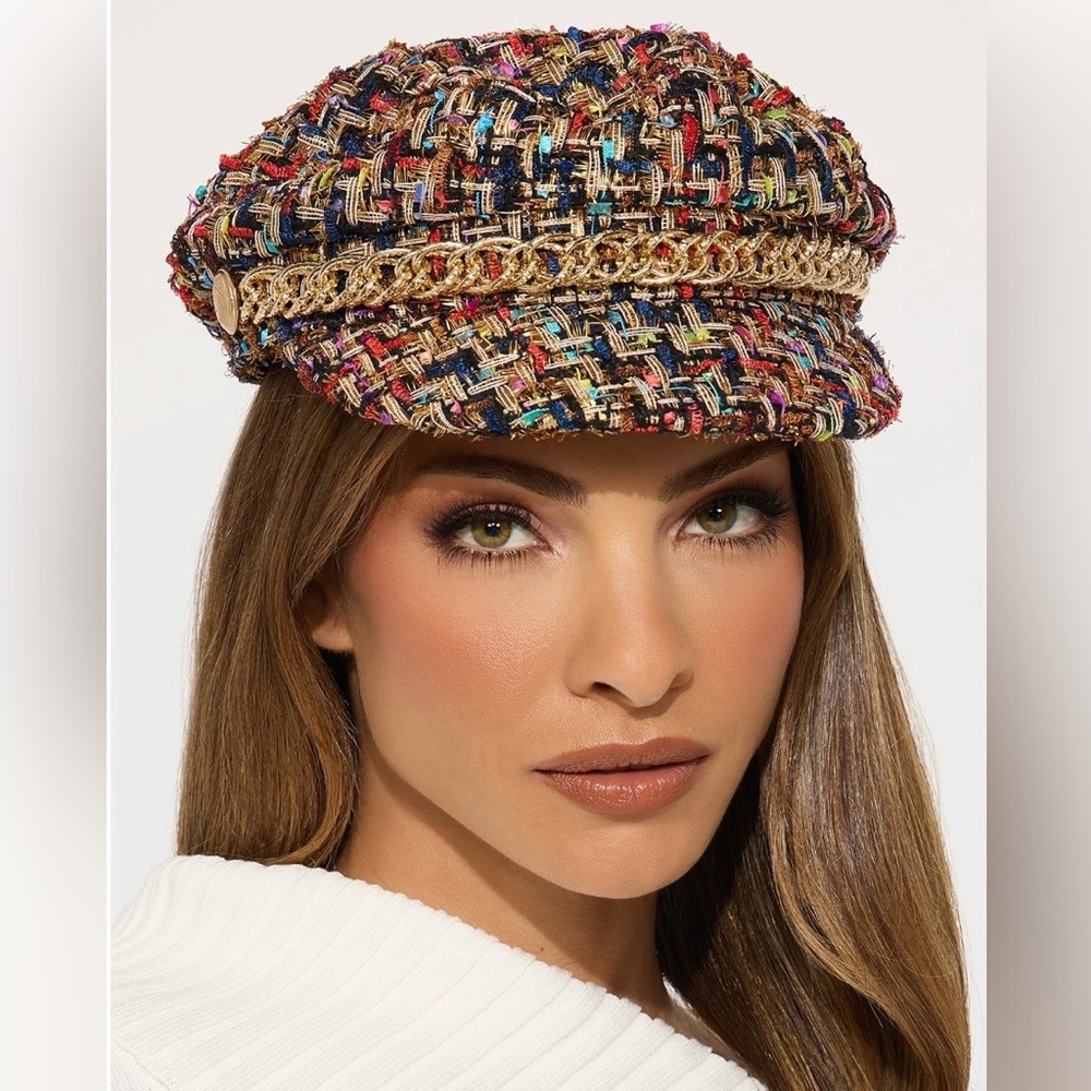 New Multicolor Tweed Cap with Gold Chain